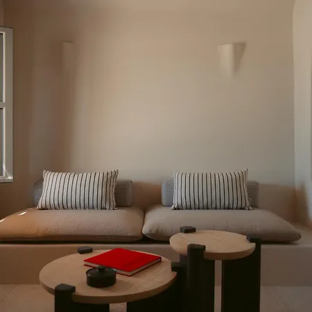 Hotel Black Rose Perissa (Santorini)